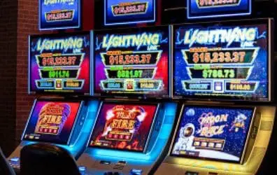 Explodiac Maxi Play Slot Review: Play the Free Demo, Trigger Bomb Wilds, Use Maxi Play and Double Wins in the Card Gambl